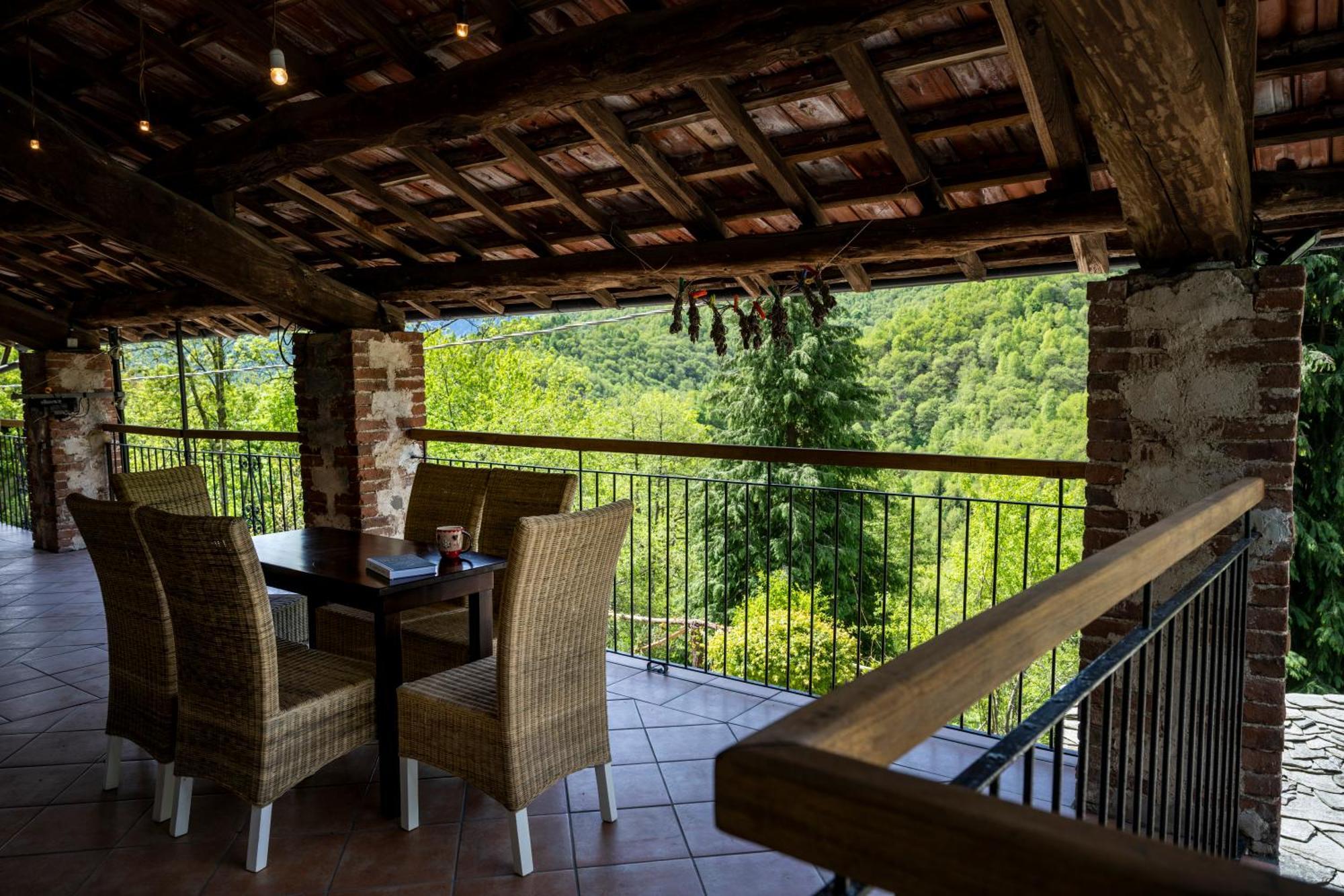 Chiusa di PesioIduevagamondi - Ospitalita Rurale Famigliare Di Montagna住宿加早餐旅馆 外观 照片